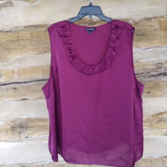 3/$10 Fashion Bug Burgundy Satin Scoop Neck Tank Top Size 3X - Picture 1 of 6